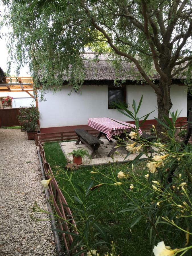 Balatonkenesei Nadfedeles Lovas Vendeghaz Villa Eksteriør billede